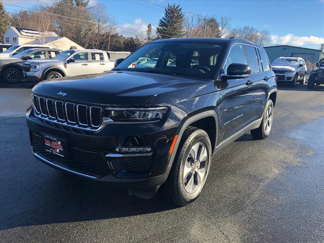 Jeep Grand Cherokee's photo