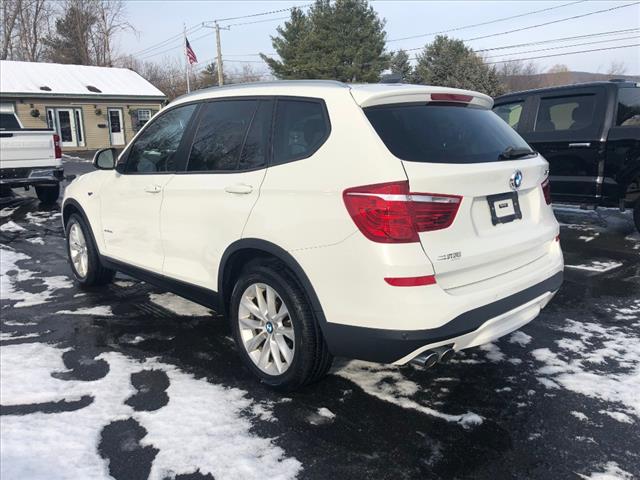 2017 BMW X3 xDrive28i photo 3