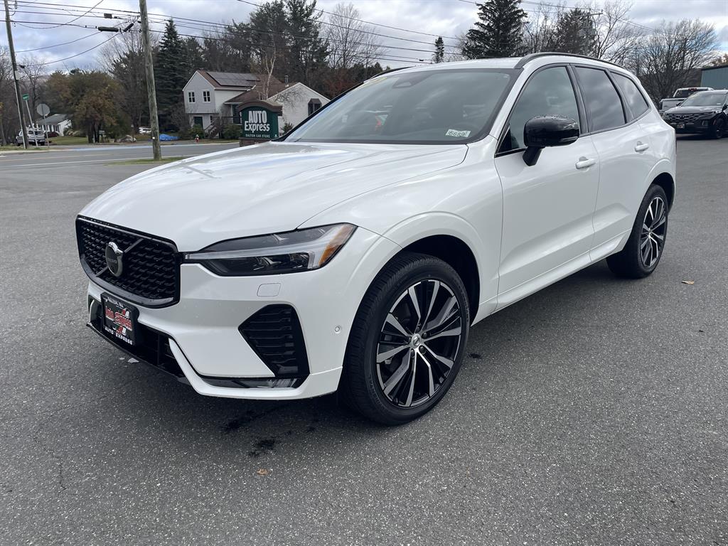 2025 Volvo XC60 Plus